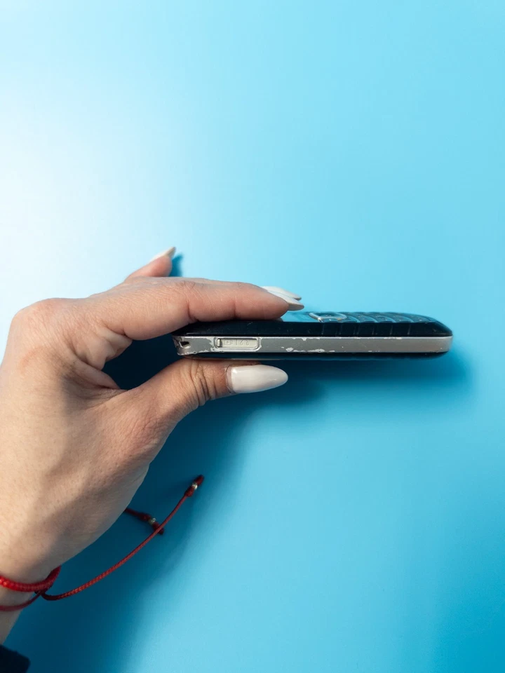 Samsung SGHT105G  800mA Battery - Black Sold As Is For Parts Not Working - Image 4 of 4