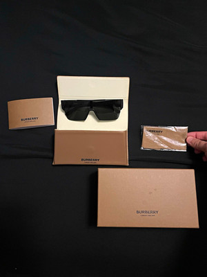 Burberry  Sunglasses  Tinted Lens 140mm (mint condition) (genuine authentic)