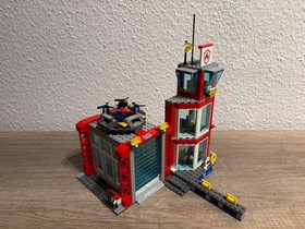LEGO&reg; City Fire Station with Starter Set / Set 60106 60215 | Used