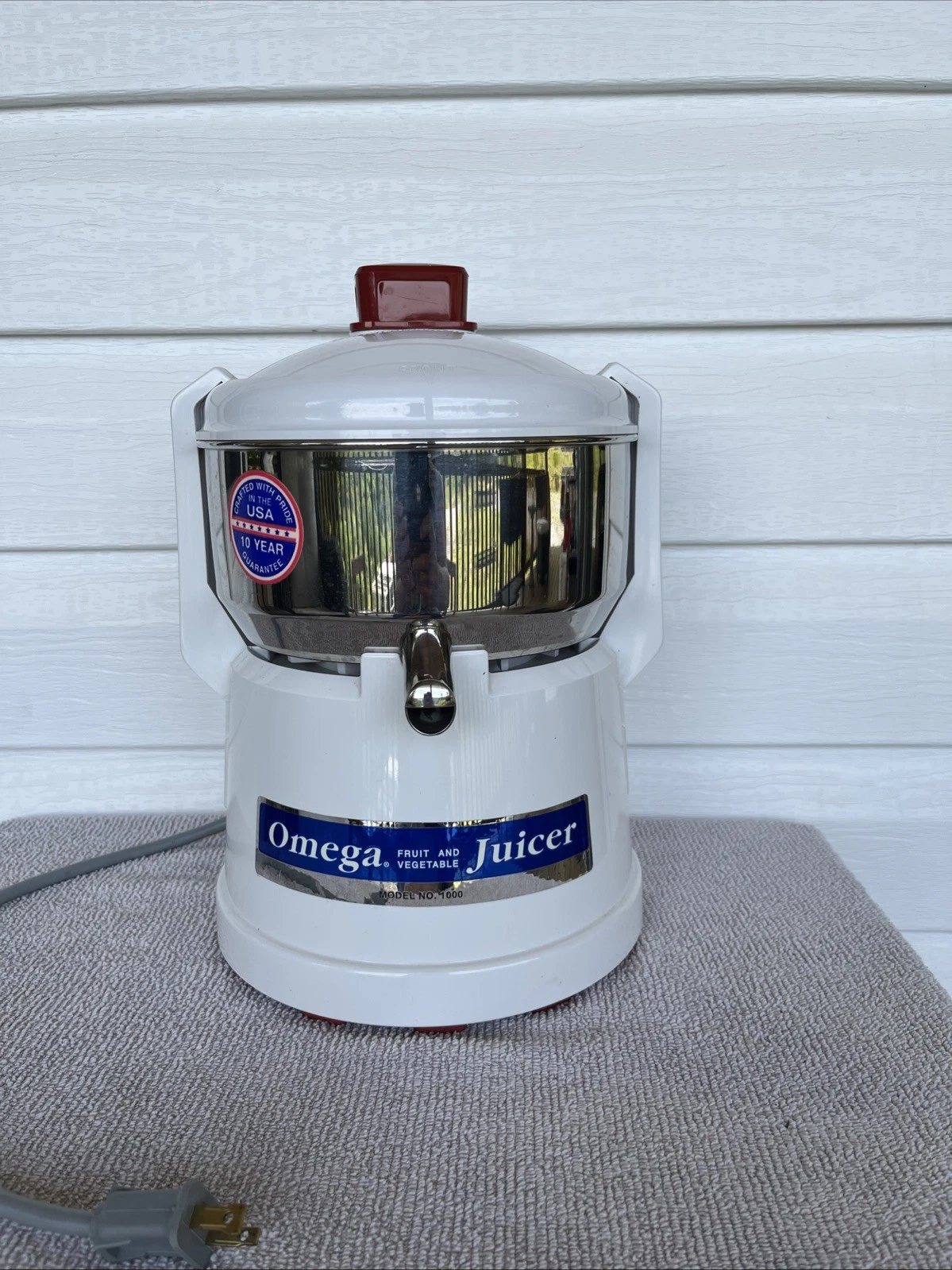 Omega Model 1000 Fruit Vegetable Juicer Extractor Tested Works Perfectly