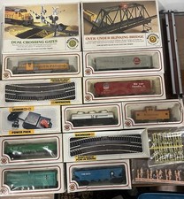 Bachmann Train Ho Scale, multiple items. Works, and it's in great condition New.