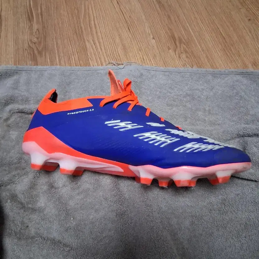 Adidas Predator Soccer Cleats 265 - Good Condition, Slight Use thumbnail 3