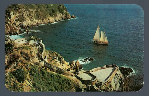 Vintage Postcard, The Quebrada Cliff Diving Divers Site, Acapulco, Mexico, used