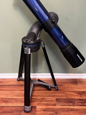 Meade Telescope refracting d=90mm f=800mm f/8.8 w/remote - no charger, untested