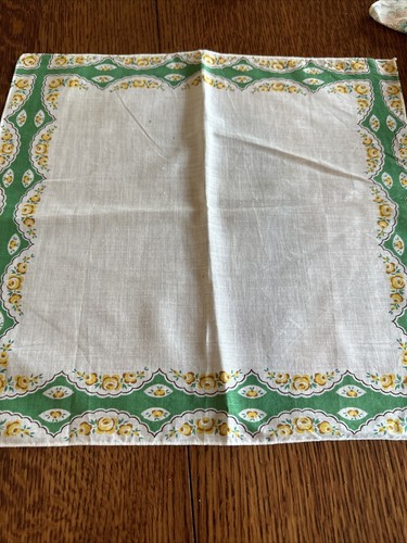 Lot Of Three Vintage Handkerchiefs Floral Flowers Hankies - Picture 6 of 8