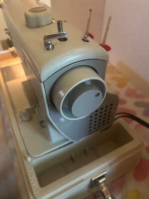 Vintage Necchi Model 538 Zigzag, made in Japan, Aluminum body