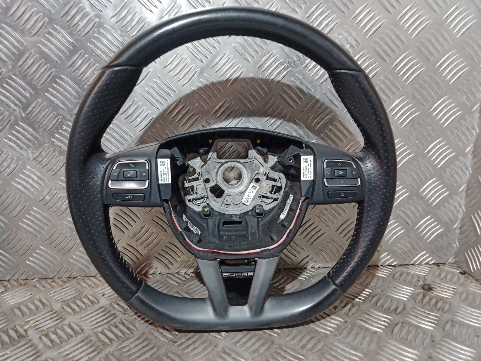 2010 SEAT MK 2 LEON CUPRA FLAT BOTTOM MULTIFUNCTION STEERING WHEEL 