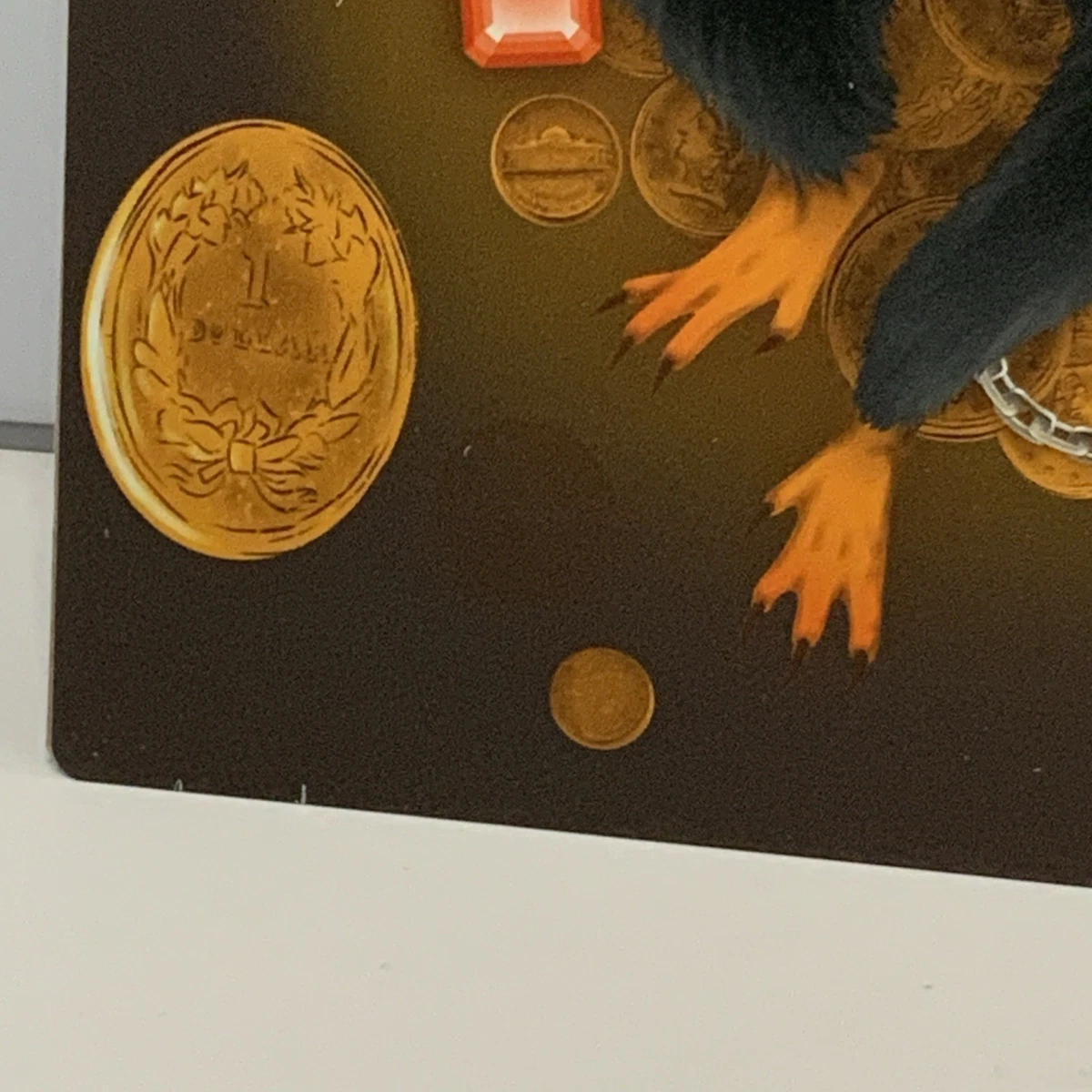 Displate Phantastische Tierwesen Niffler Metallposter braun 12,5 x 8,75 Zoll