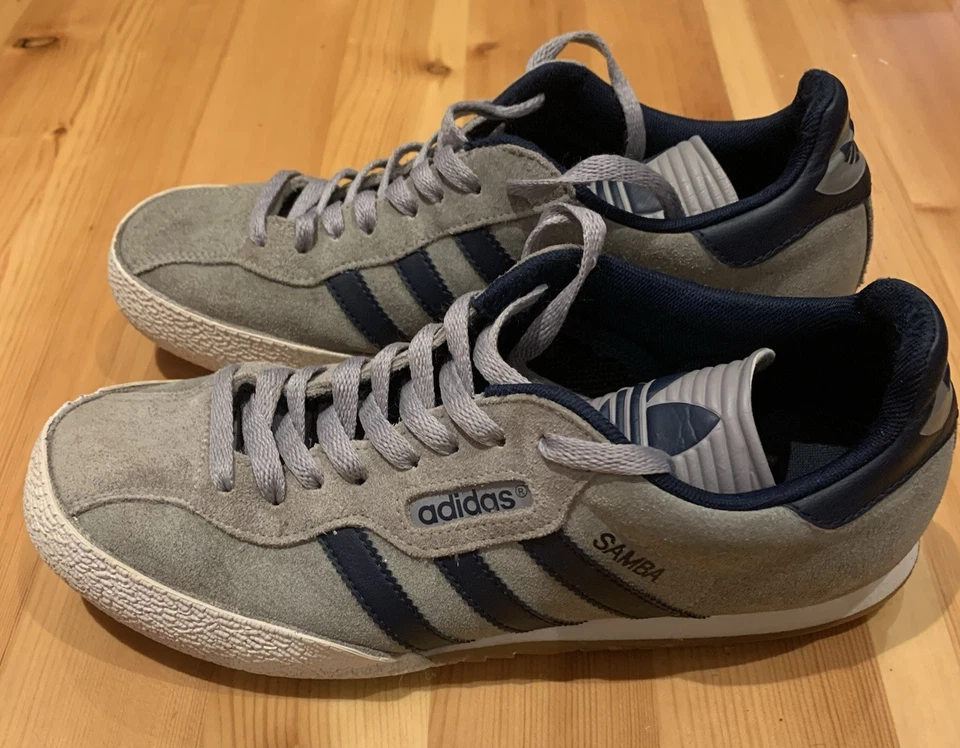 Adidas Samba Men’s Suede Trainers In Light Khaki/Navy Blue Stripes. Size 8 UK - Image 4 of 4