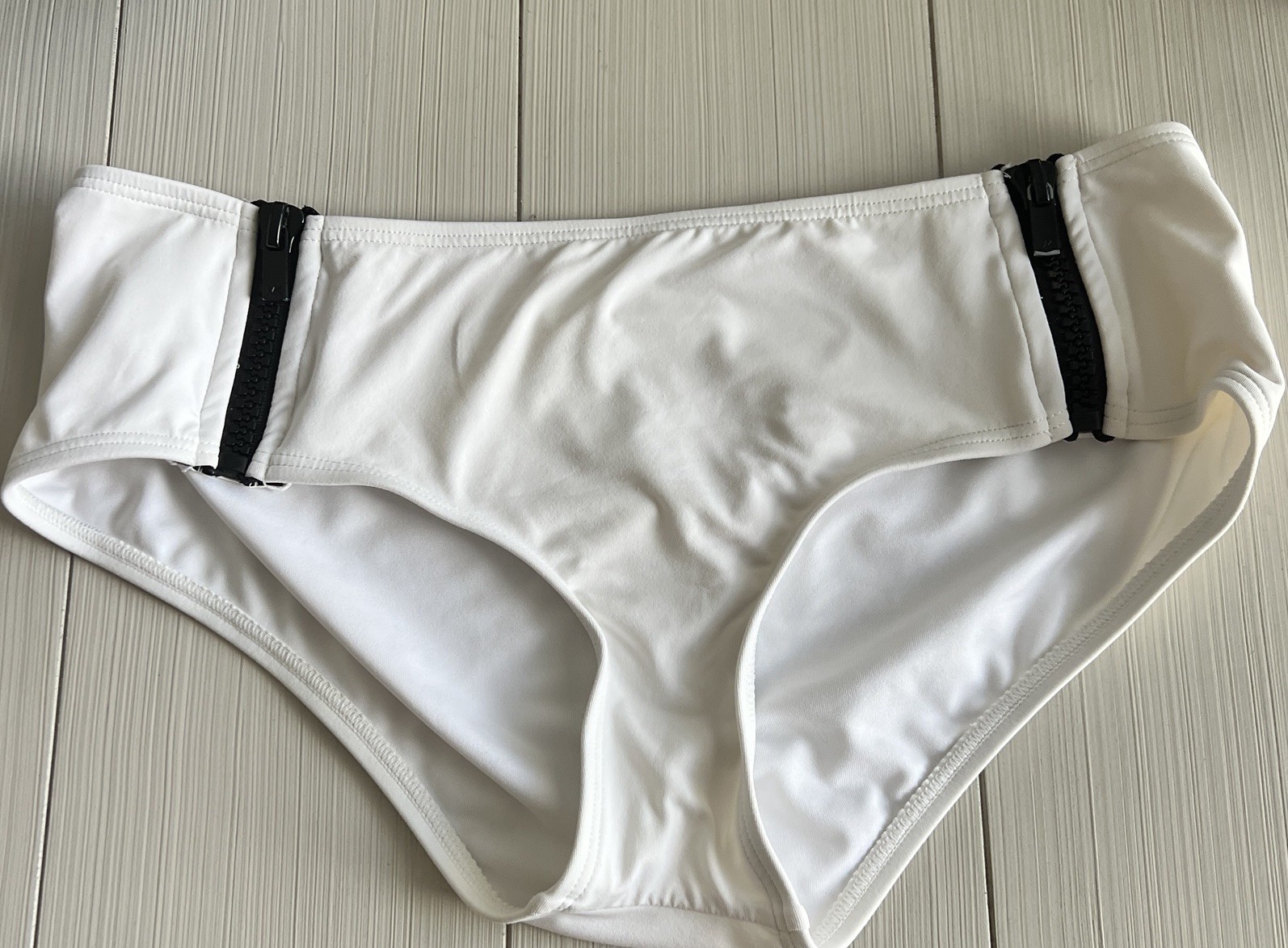 MICHAEL KORS Cruise Collection Zipper Hipster Bikini Bottoms sz M  White