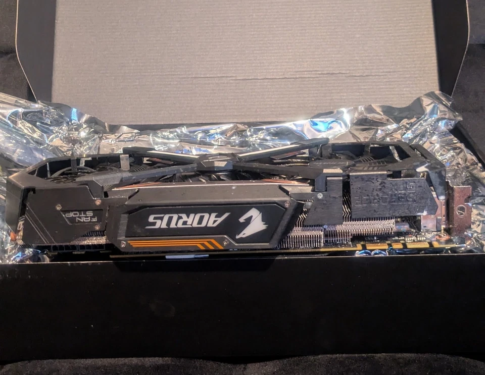 Gigabyte AORUS GeForce GTX 1080 Ti 11GB GDDR5X Graphics Card - Image 3 of 4