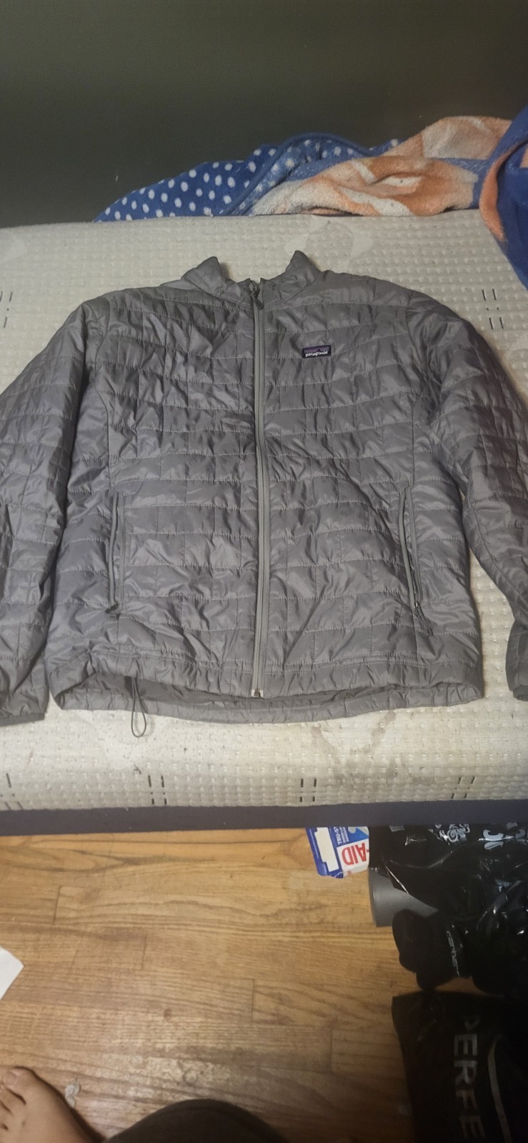 Patagonia Men's Nano Puff Jacket Size Large, Gray