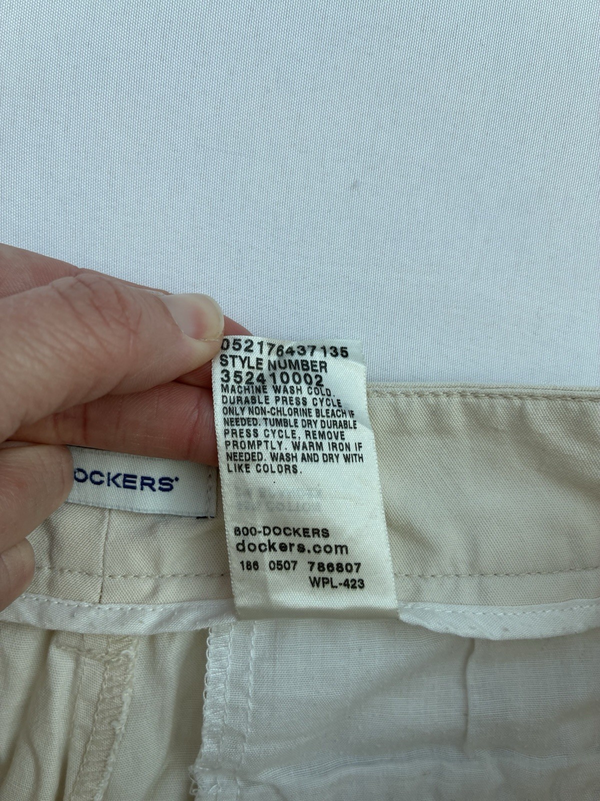 Dockers Women's Chino Shorts UK 8 (US 4) Beige Cotton Utility Cargo Pockets image 8