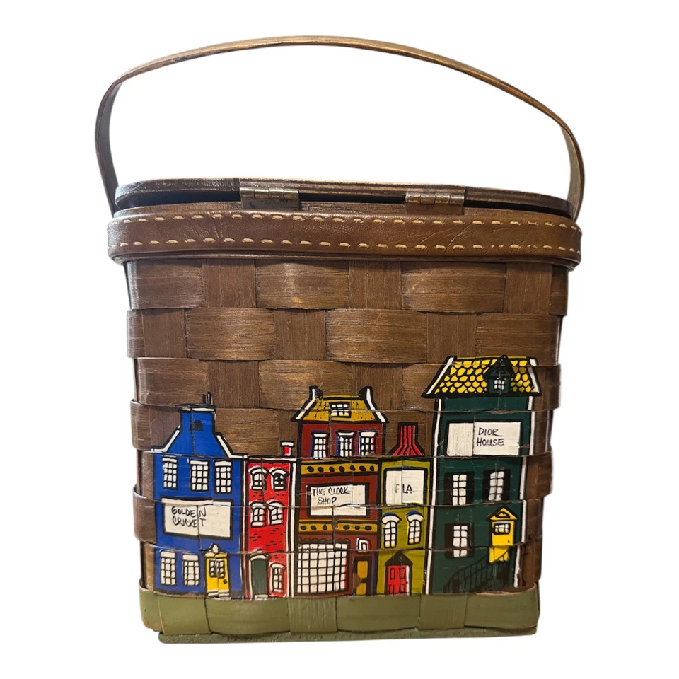 Vintage Caro-Nan Hansel & Gretel Basket Weave Signed Purse with Quilted Lining.  - Image 2 of 4