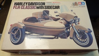 Tamiya BS0618 Harley Davidson FLH Classic mit Beiwagen hochdetailliertes 1:6 Modell