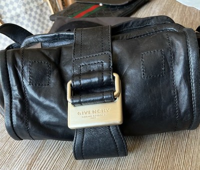Givenchy Pandora Messenger Tasche Schwarz Weicher Leder Logo Unisex  Vintage Top