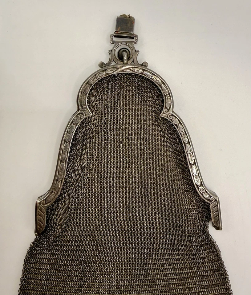 Antiguo bolso de noche Art Deco de malla de malla de cota de malla tono plateado con solapa Foto 4 de 4