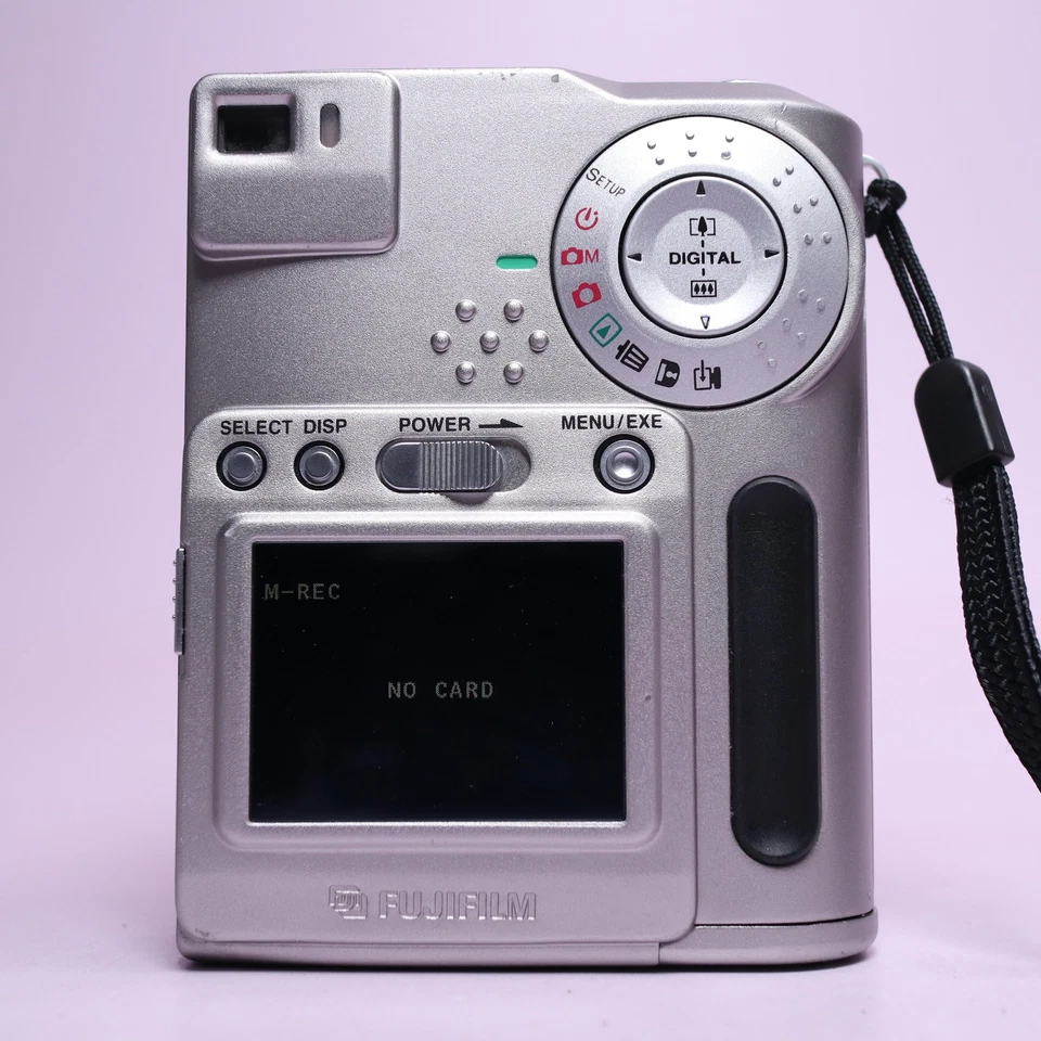 Fujifilm MX-700 1.5MP Digital Camera -  Silver, photo 3 of 5