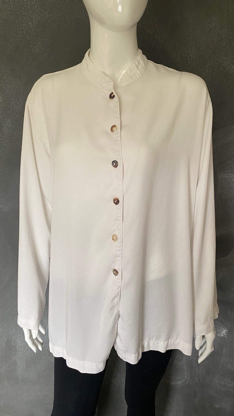 Bryan Walker Button Down Top Size Medium 100% Ten… - image 2