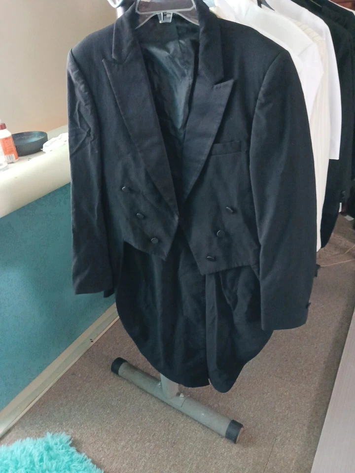 Chaquetas de esmoquin y traje Foto 3 de 4