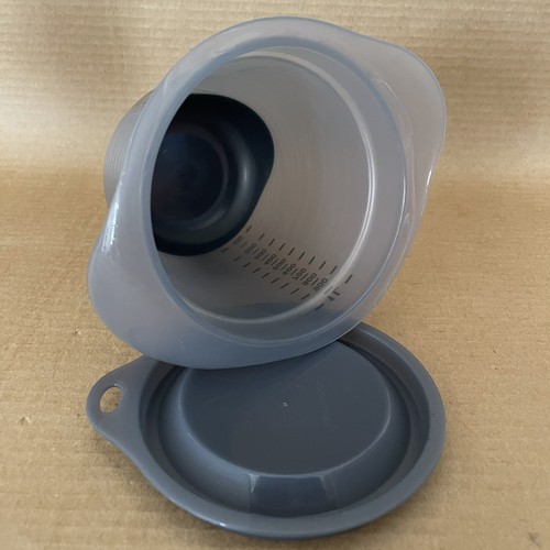 Tupperware Brocca di Misurazione 4 Tazze (1 Qt.) Prep Essentials #5435 Grigio con Guarnizione - Foto 6 di 6