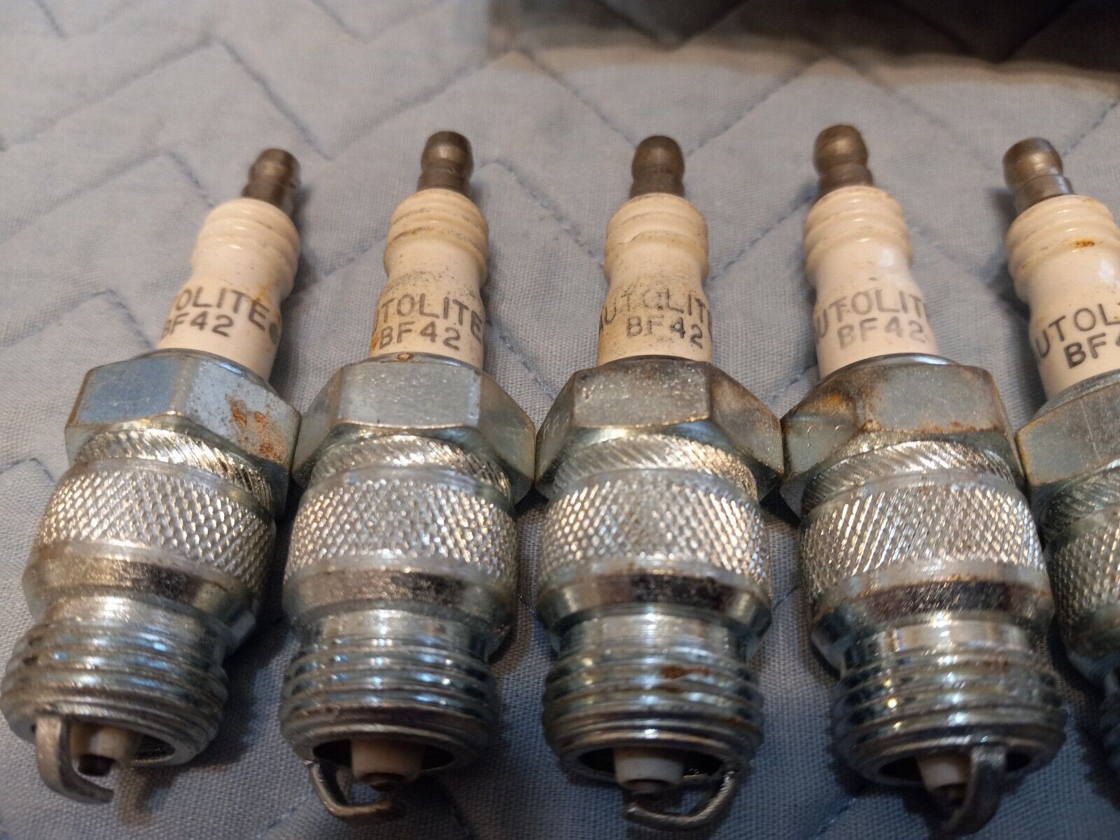 8 NOS Ford Motorcraft BF42 Spark Plugs for Street