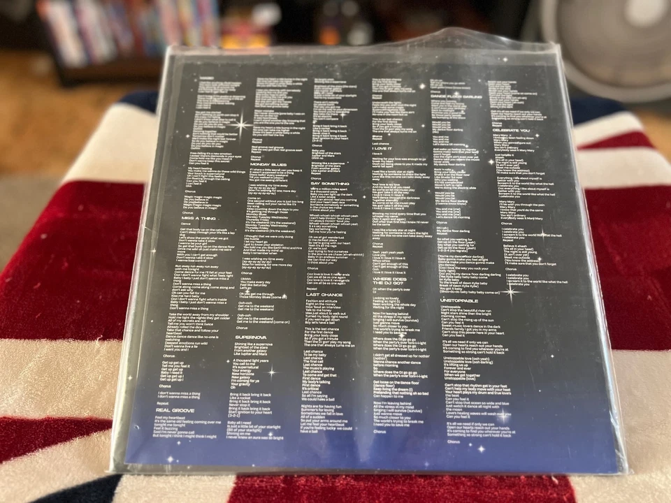 Kylie Disco Limited Edition Glow In The Dark Double Vinyl With Signed Picture — 第 2/2 张图片