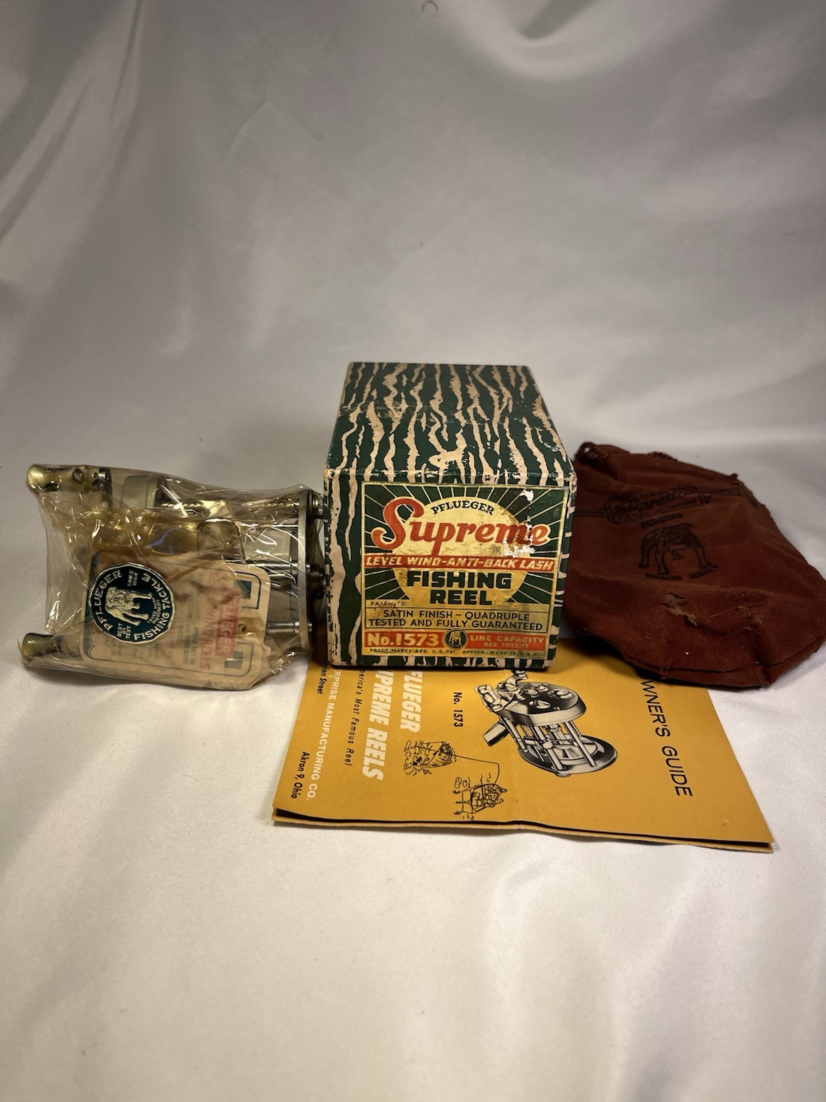 &ldquo;NEW UNUSED&rdquo;Pflueger Supreme 1573 With Box,Instructions,