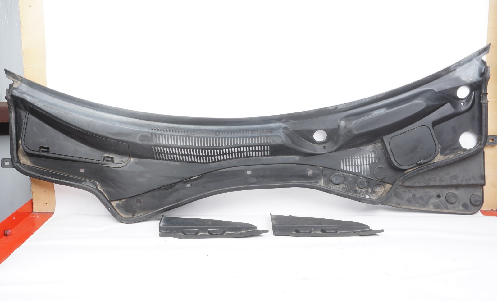 2014-2020 Maserati Ghibli Windshield Wiper Cowl Vent Grille Panel OEM