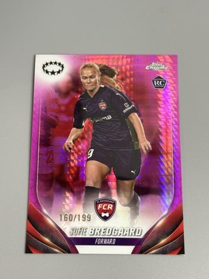 Sofie Bredgaard 2023-24 Topps Chrome Womens /199 Pink Prism Rookie #92 Rosengard