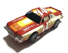 Aurora AFX #1959 MagnaTraction Dodge Magnum #14 Stock White/Red HO Slot Car READ