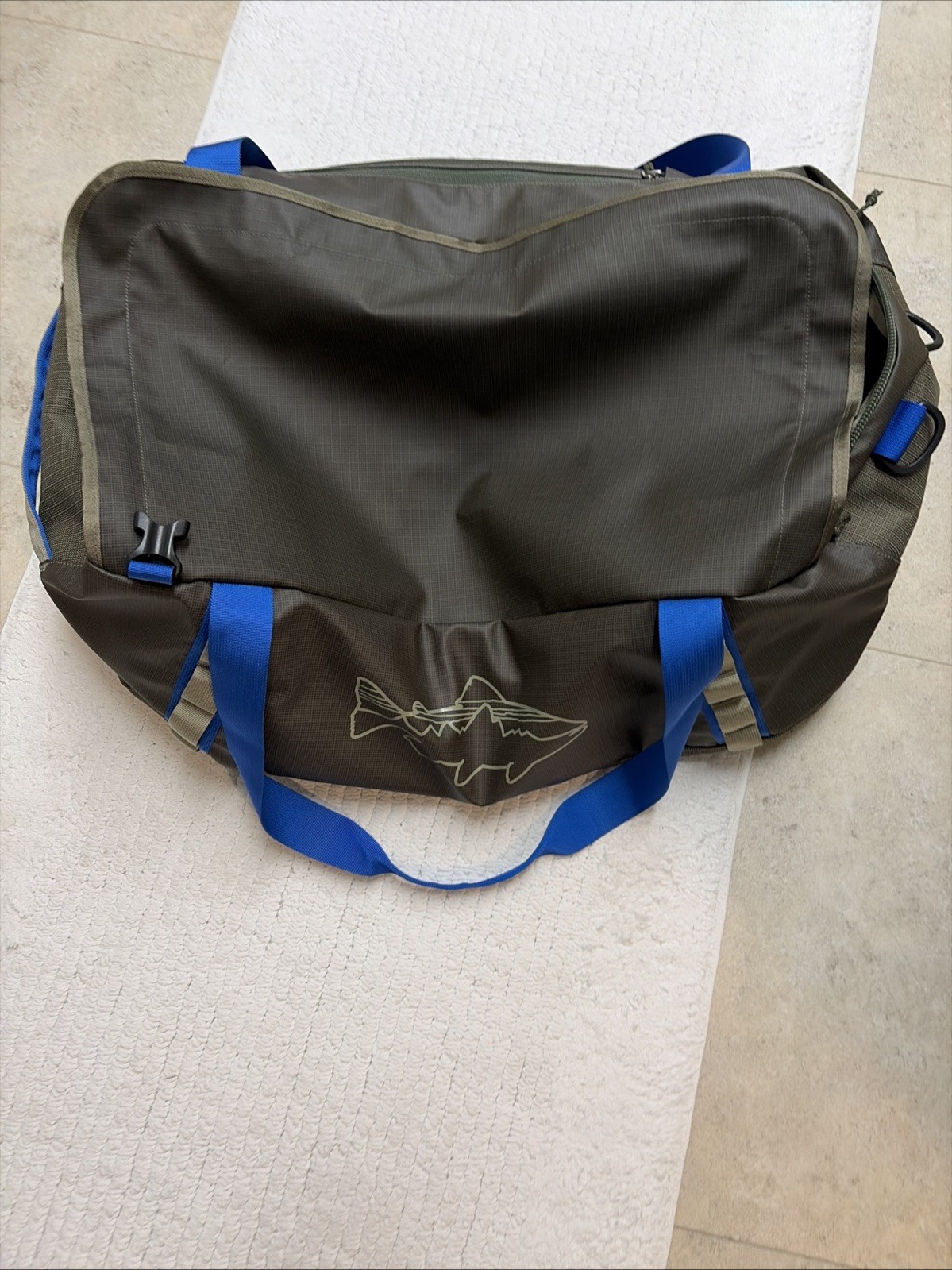 Patagonia 40L Black Hole Duffel Bag Convertible Camping Duffle Backpacking Hike