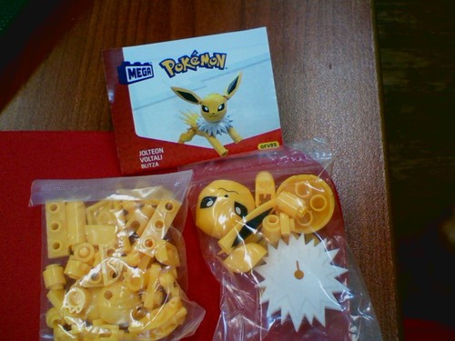 Pokémon TCG - Jolteon VMAX - Gift Box [S-CHN