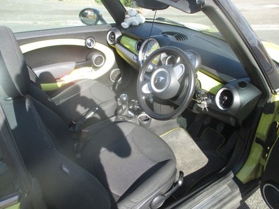 Mini Convertible 2010