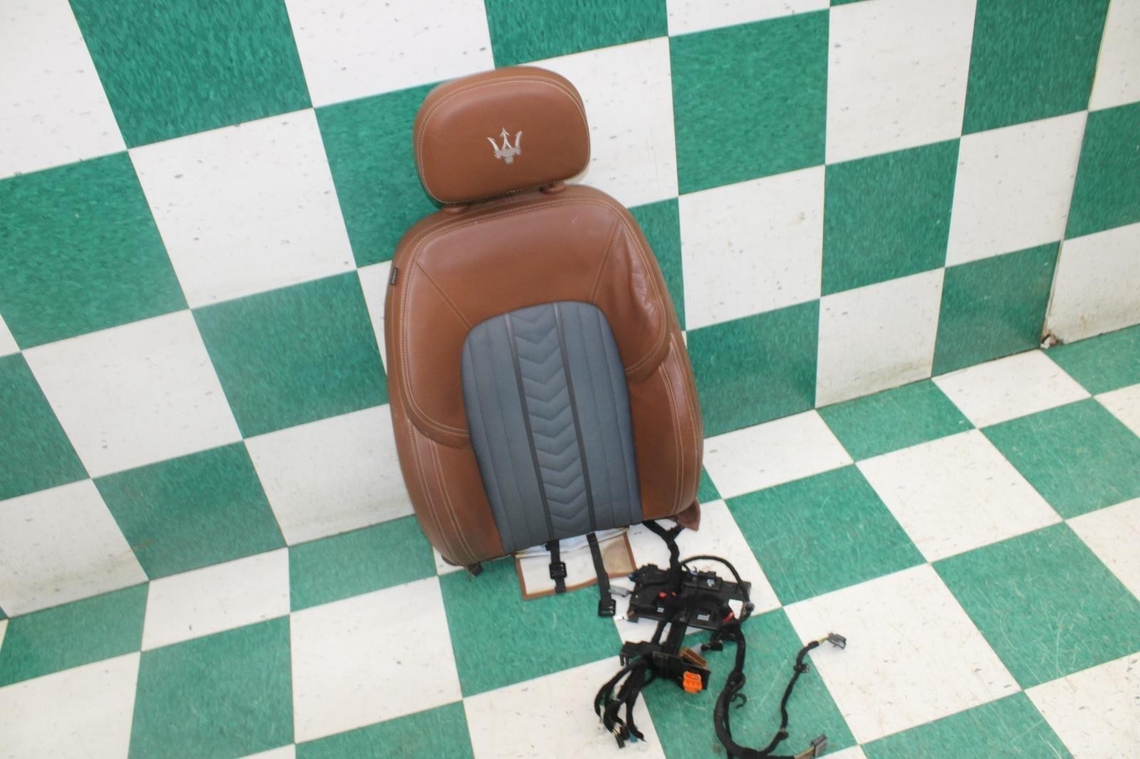 14-22 MASERATI GHIBLI Blu Brown Leather Front RF Seat Upper Cushion Headrest OEM
