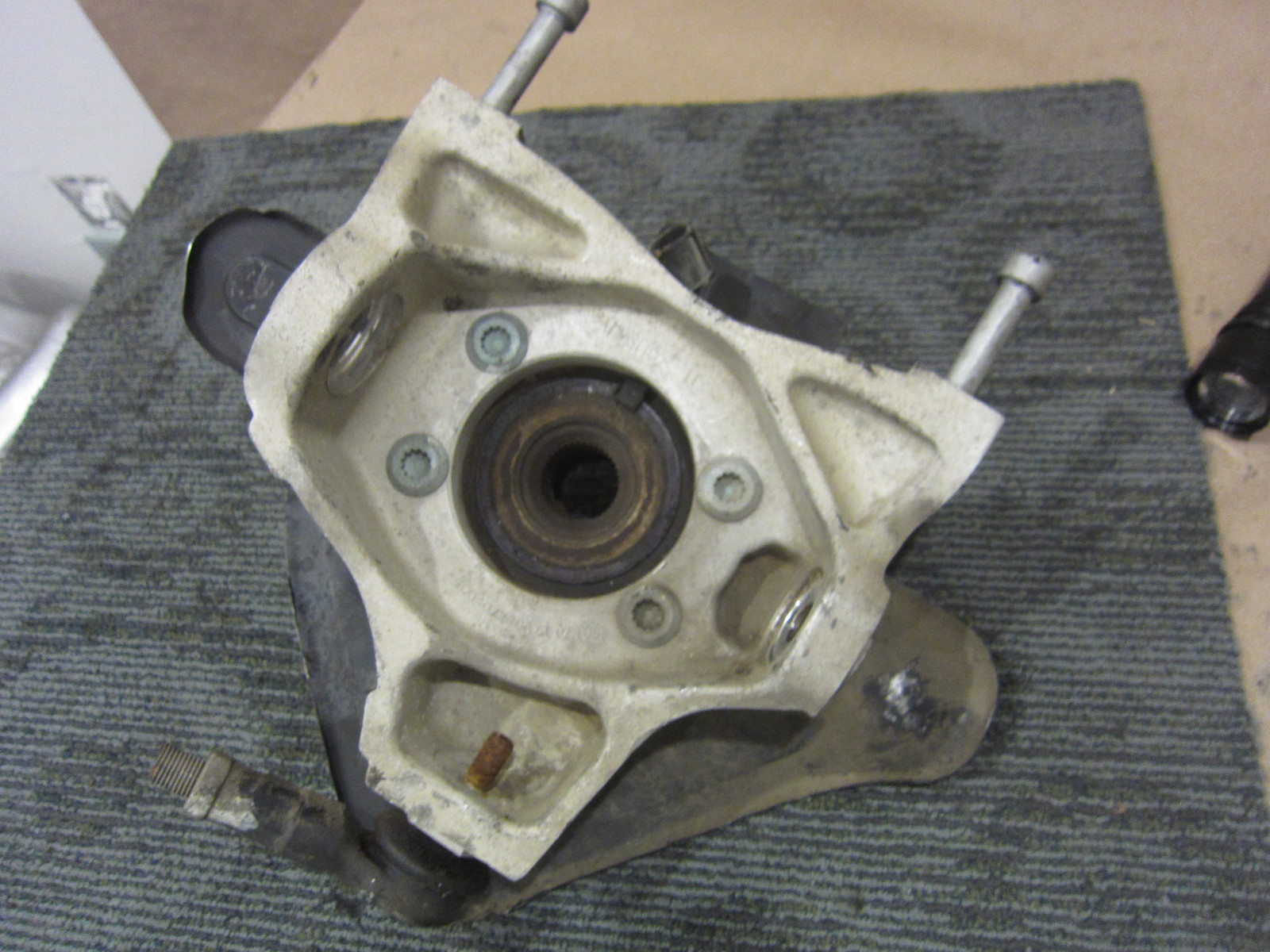 Lamborghini Gallardo -RH Front Hub Carrier With Hub Bearing - P/N 400407246A