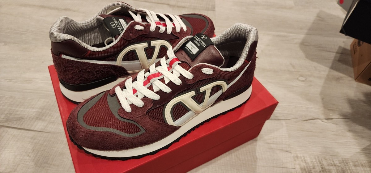 Valentino Garavani★バーガンディ VLogo Pace スニーカー Burgundy VLogo Pace Sneakers by Valentino Garavani on Sale