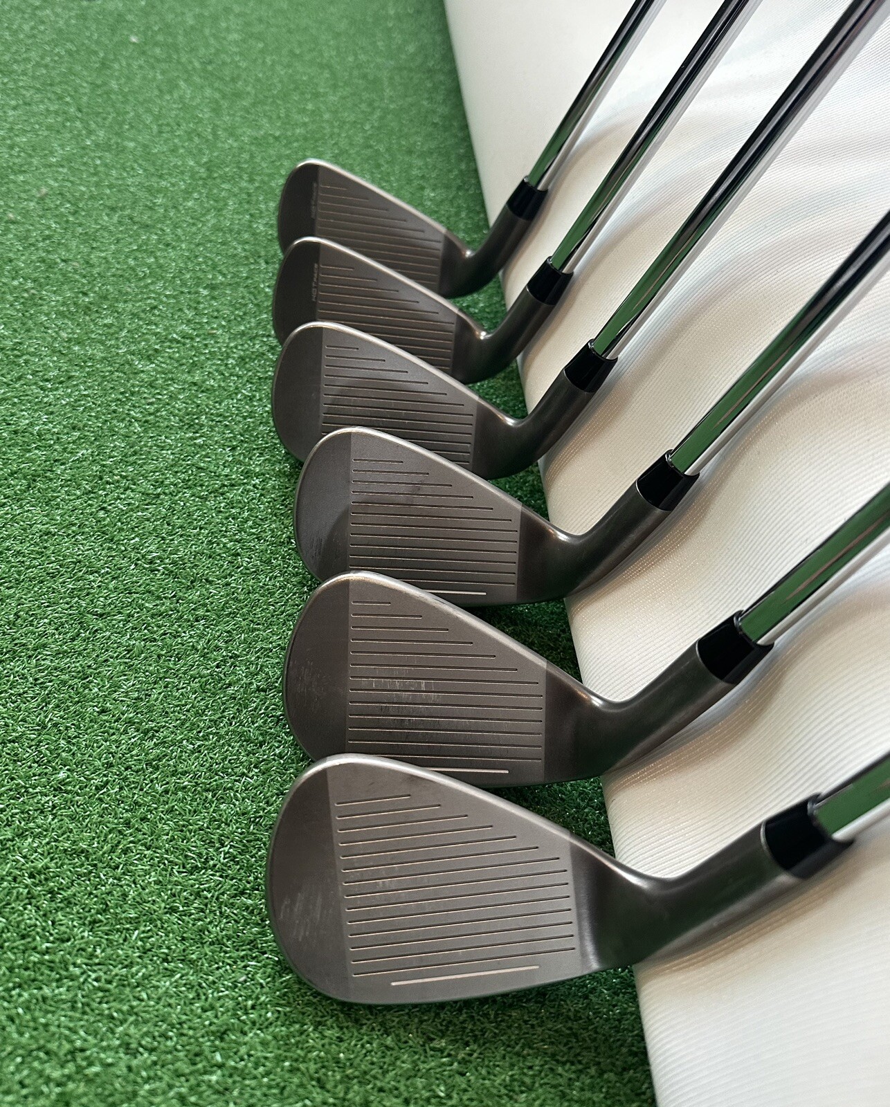 Cobra Darkspeed 6-PW + GW One Length Irons