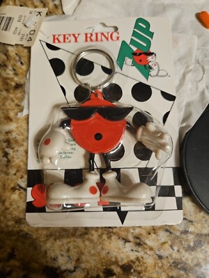 J*Ｋ様 ヴィンテージピンズ コカ・コーラ Budweiser 7upなど コレ 7 Up Cool Spot Vintage 1991 Soda Mascot Key Ring New