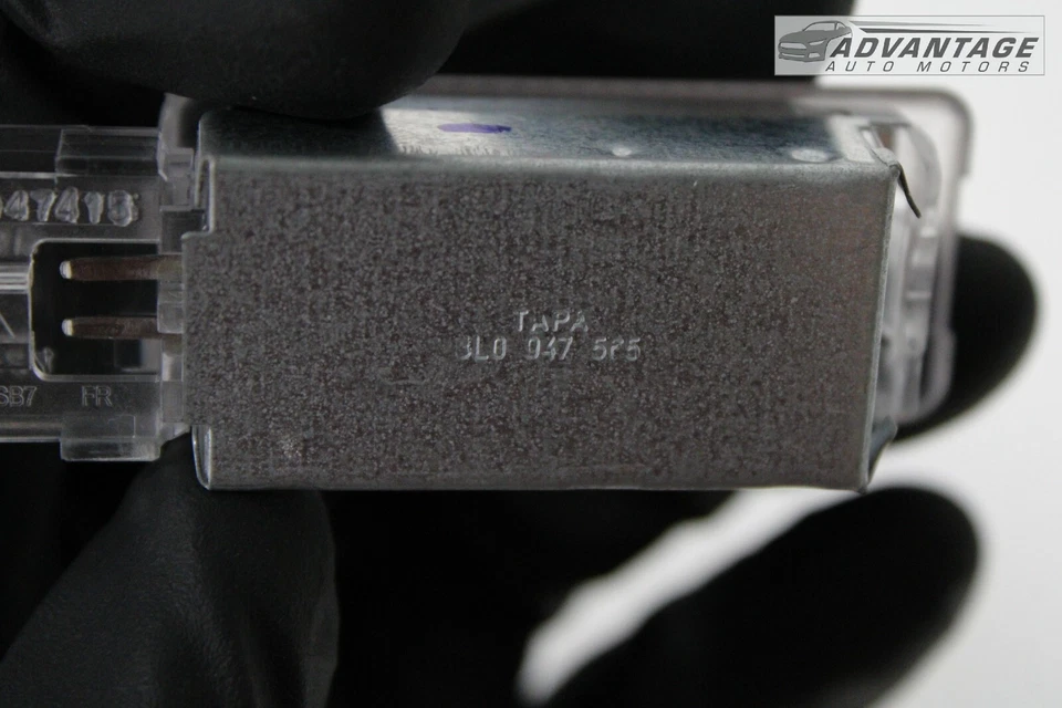 Lâmpada de cortesia interior Volkswagen Golf Alltrack 2017-2019 7L0947415 fabricante de equipamento original - Imagem 4 de 4