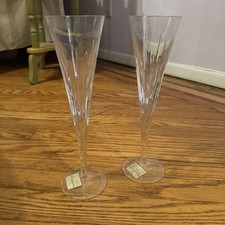 Reed Barton SoHo Crystal Flutes 2 10 3/4" - NEVER USED STILL HAS STICKERS