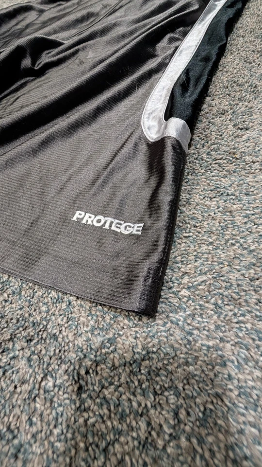 Pantalones Cortos de Atletismo PROTEGE Para Hombre Gris/Negro Baloncesto Talla L - Usados Geniales Foto 4 de 4