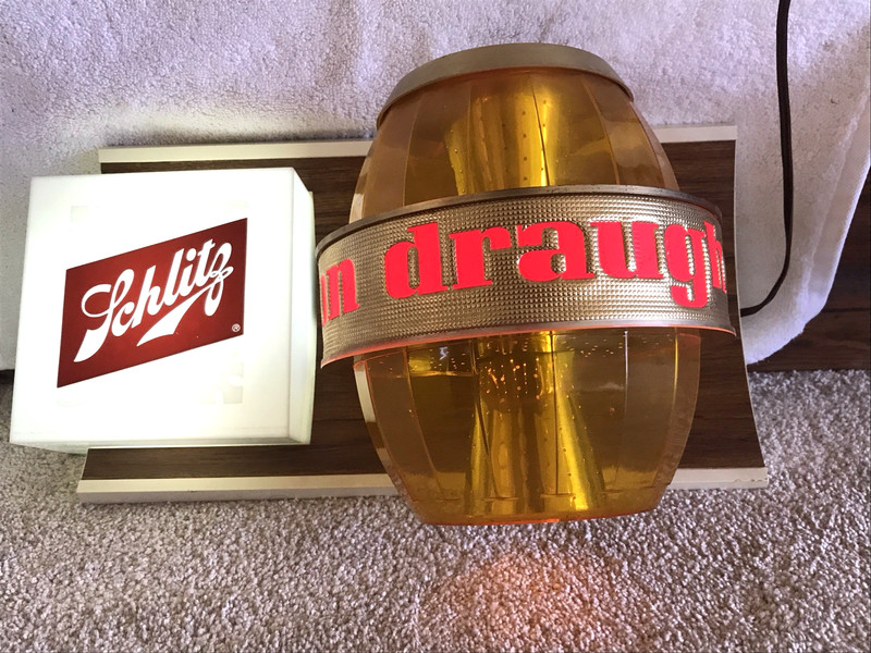 SCHLITZ BEER VINTAGE LIGHT UP, ROTATING BARREL SIGN……RARE