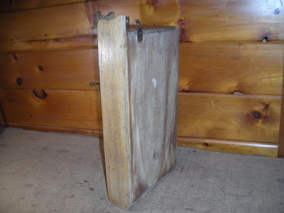 Gabinete colgante de madera hecho a mano vintage / años 20 - 30 / madera de castaño americano Foto 4 de 4