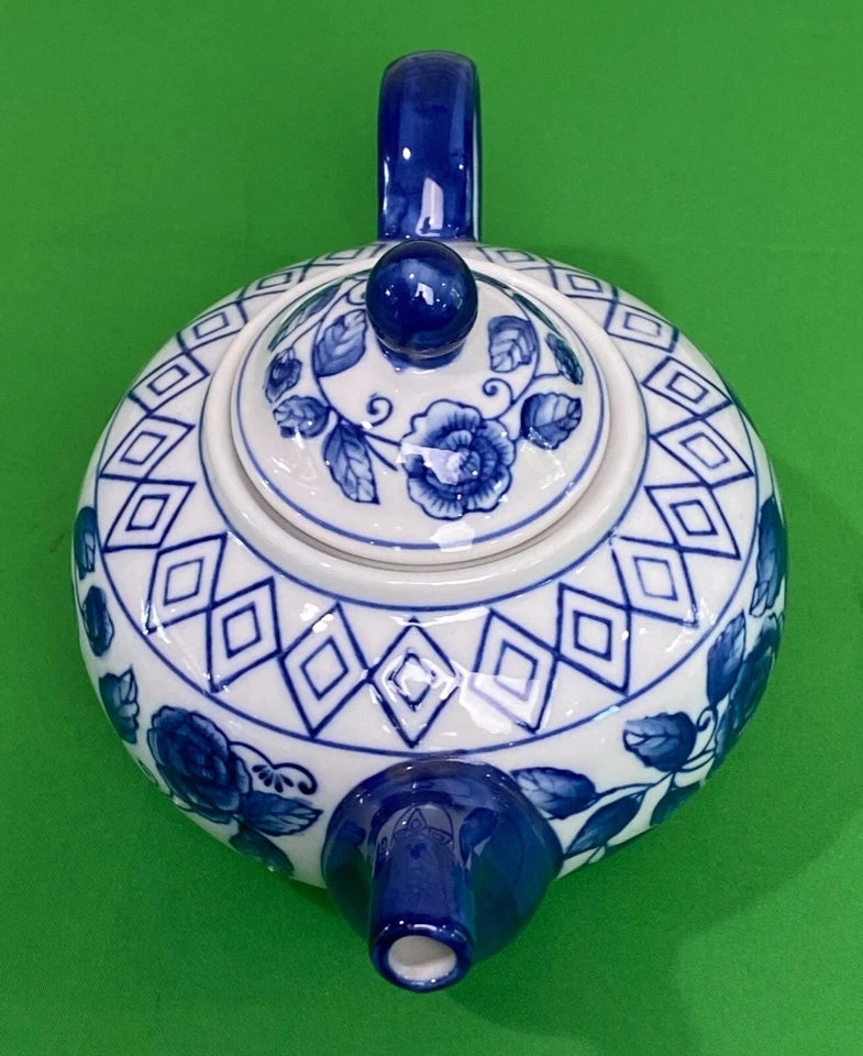 Vintage Bella Casa Cobalt Blue & White Porcelain Teapot Art Pottery - Image 4 of 4