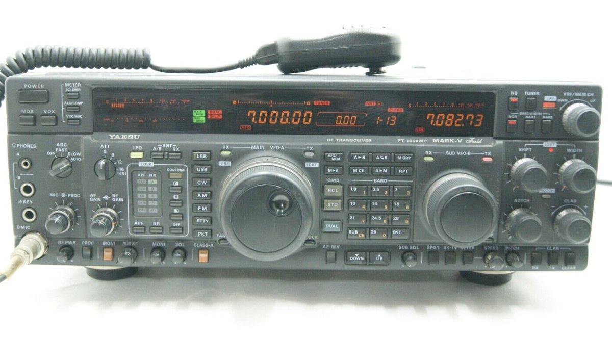 YAESU名機 FT-1000MP(100W機)+SP-8+MD-100 YAESU FT-1000MP Mark V Field 100W + MH-31 + 5 Filters Good