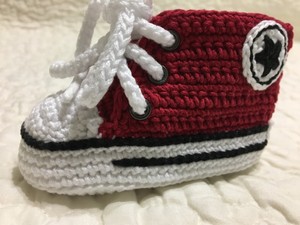 crochet all star baby booties