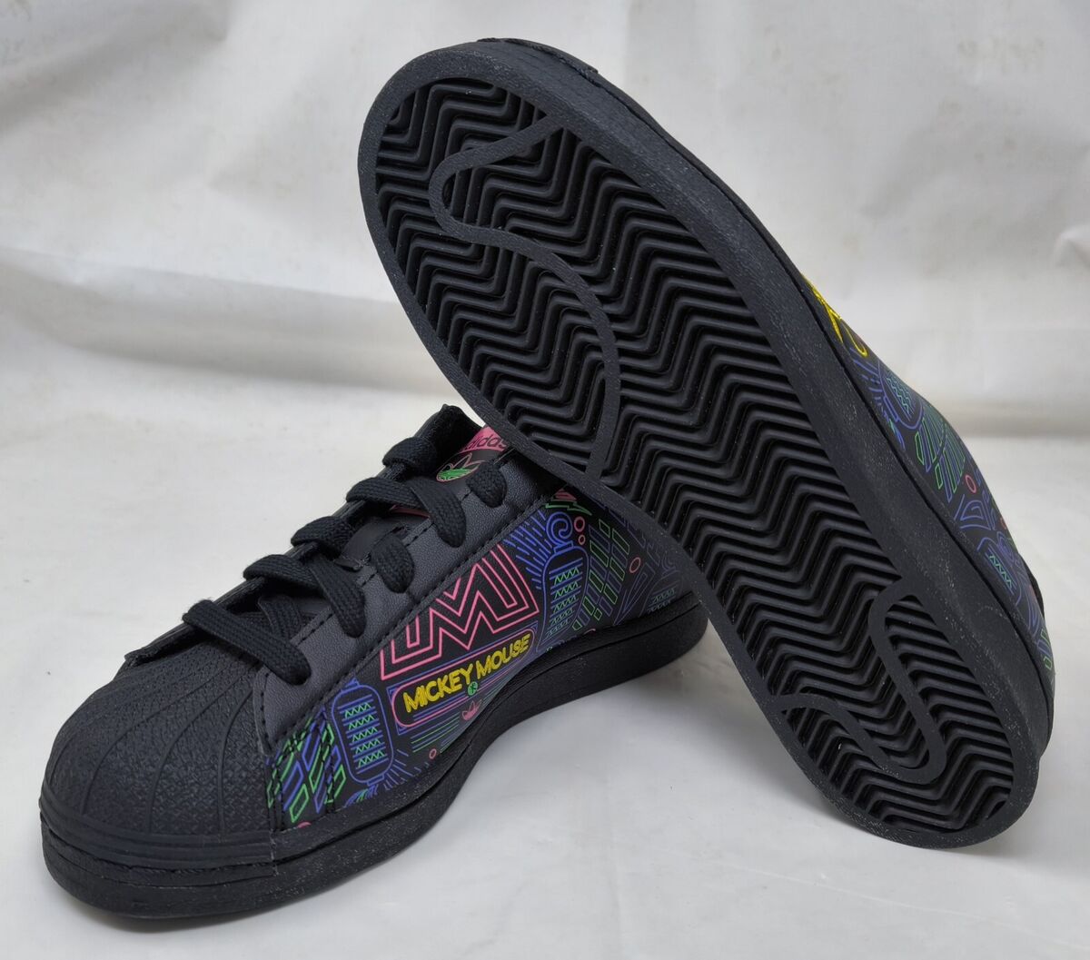 Size 4.5 - adidas SUPERSTAR SST J Disney MICKEY BLACK 2023 Size 4.5 - adidas SUPERSTAR SST J Disney MICKEY BLACK 2023