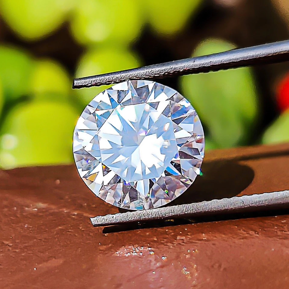 CERTIFIED MOISSANITE LOOSE STONE - ROUND CUT WHITE D COLOUR - SIZES 4 TO 11 MM - Image 2 of 4