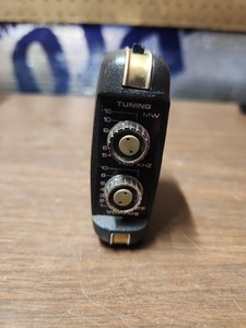 Vintage Emperor Tandy  Mini Portable AM Transistor Radio  Untested